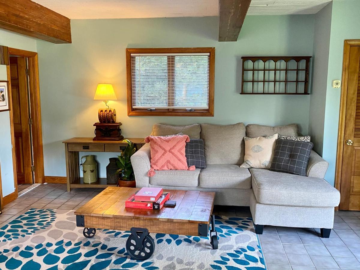 1 Bed Cottage, Partial Waterviews & Water Access Westport Exterior foto